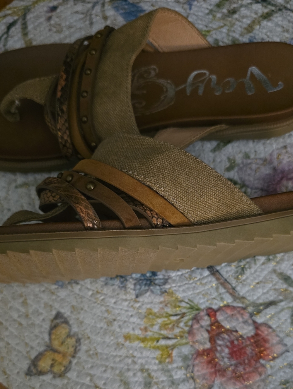 NWOT Very G Slip-on Sandals - Picture 2 of 6